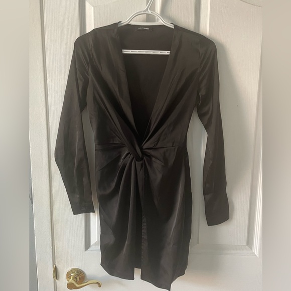 2/20$ Fashionnova black satin dress xs - Picture 5 of 5